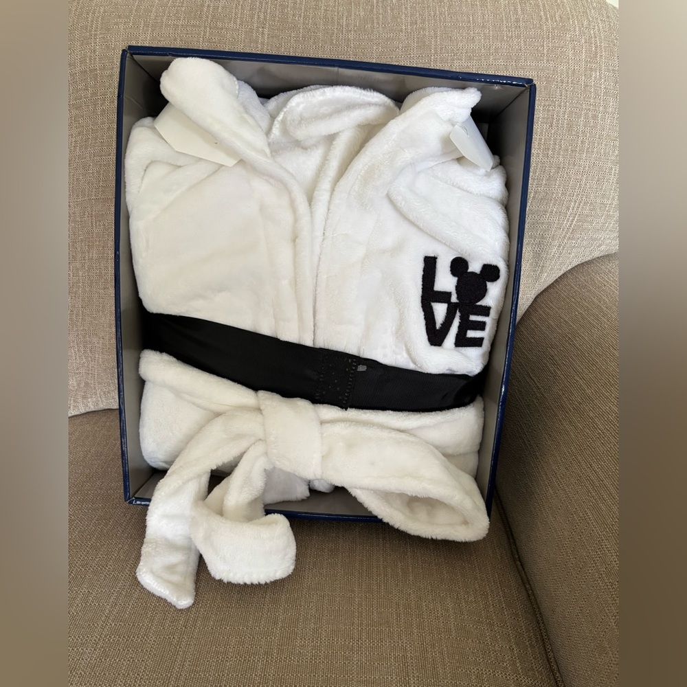 Disney Love Spa Sherpa Robe